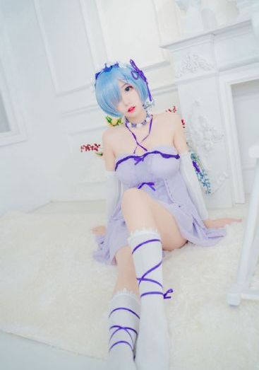 25岁的女高中生